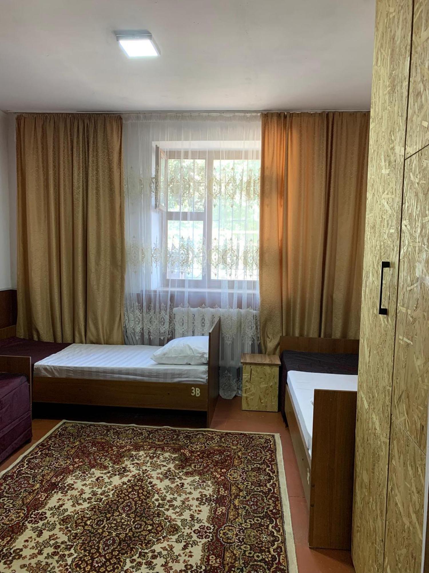 Bozui Hostel Bishkek Exterior photo